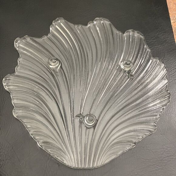 Shell Snail Shape Feet Clear Glass Serving Decorator Tray Platter Textured Heavy - Picture 7 of 9
